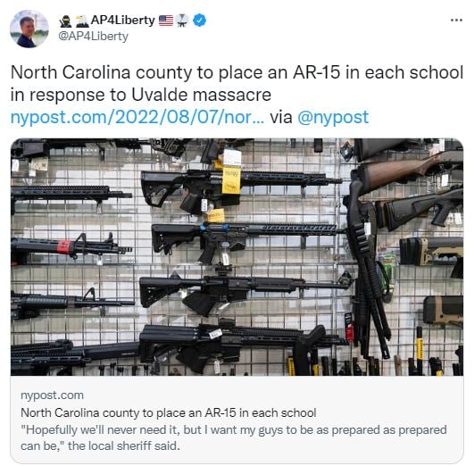 Un condado colocará un rifle AR-15 en cada escuela