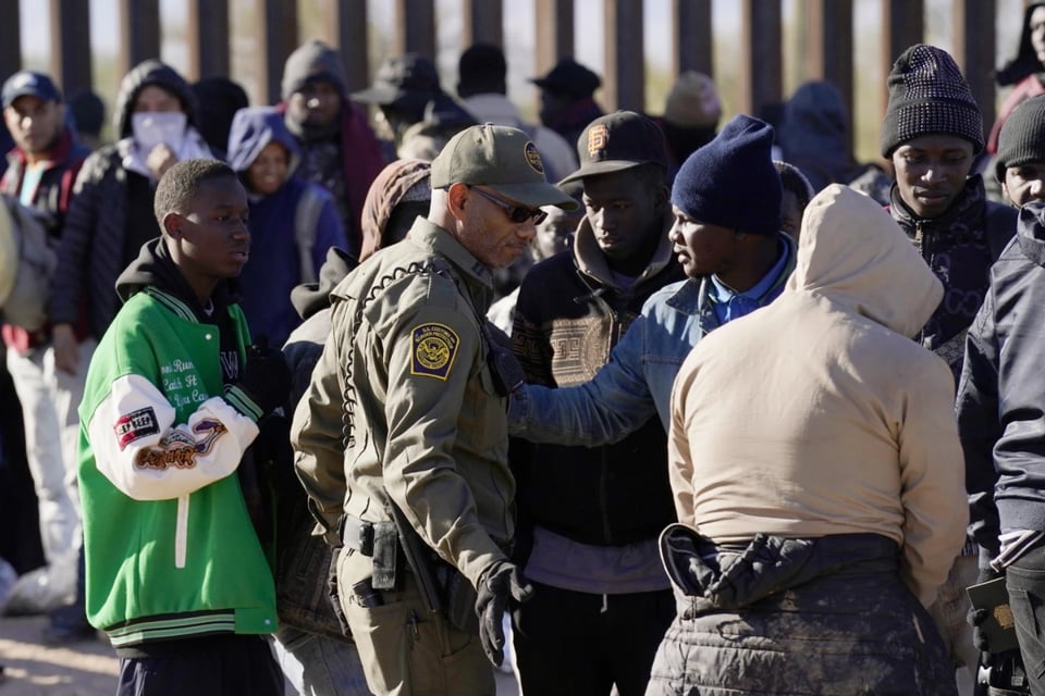arizona governor vetoes bill, Border, undocumented immigrants, MundoNOW 