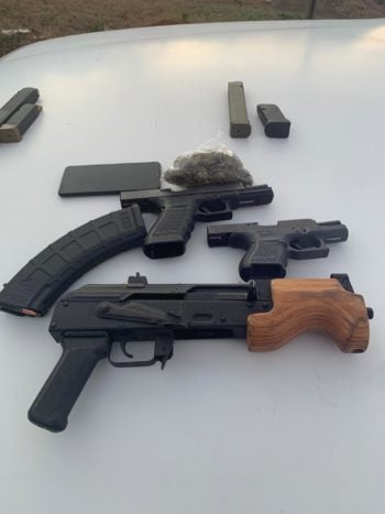 ARRESTAN A JACK JONES EN AEROPUERTO