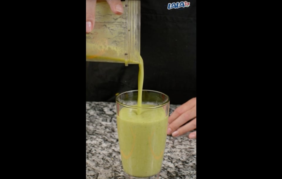 batido verde, licuado verde, espinacas, piña, mango