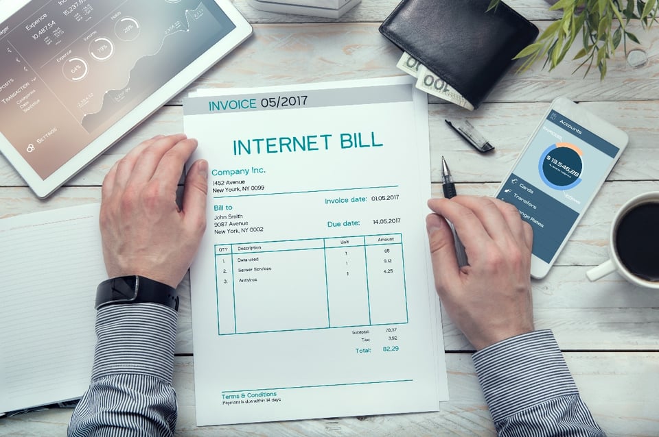 cómo reducir facturas, factura de Internet, gastos, pagos, MundoNOW