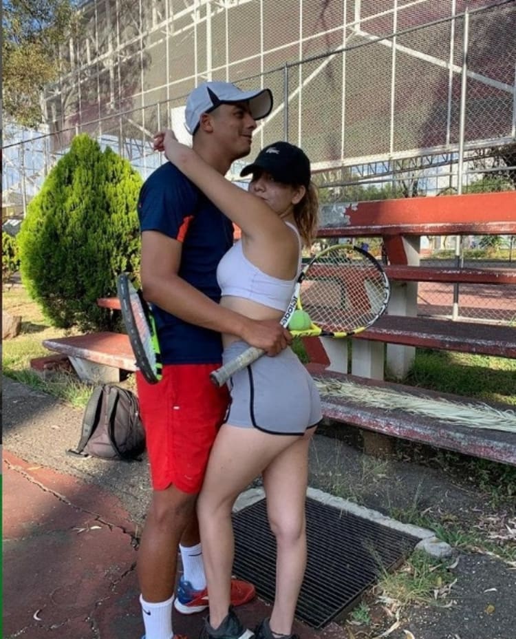 Woman begs ex boyfriend 2