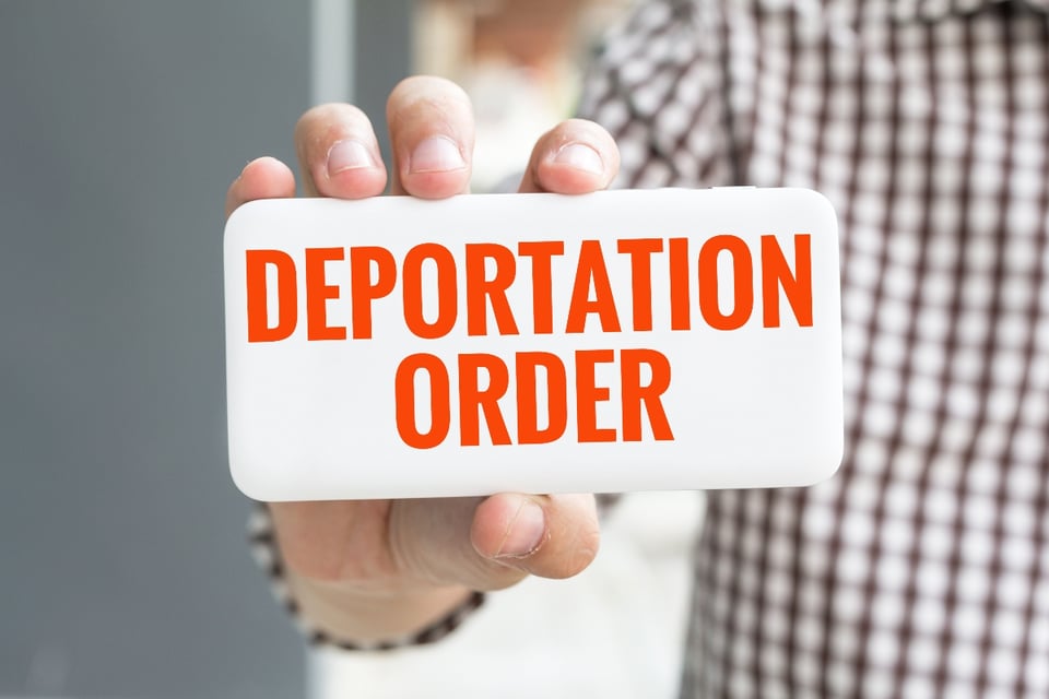 Trump otorga poderes, deportaciones rápidas, ice, Trump