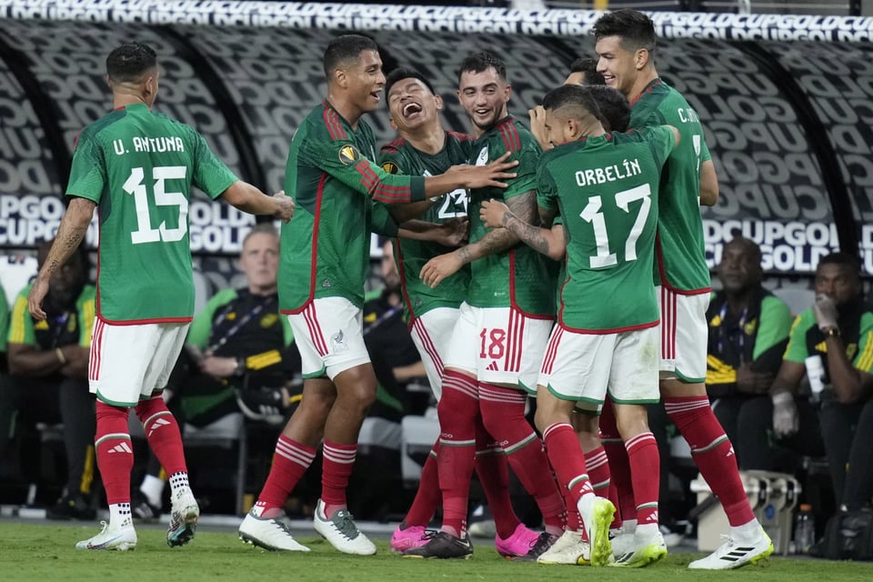 Jaime Lozano manda cuadro de lujo