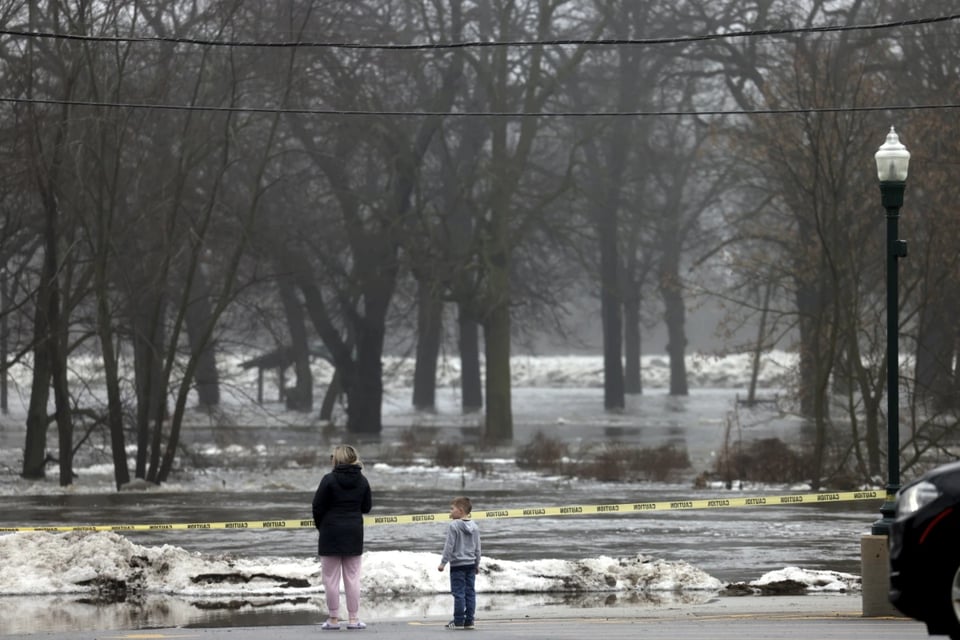 Atasco de hielo, Illinois, clima, EEUU, MundoNOW