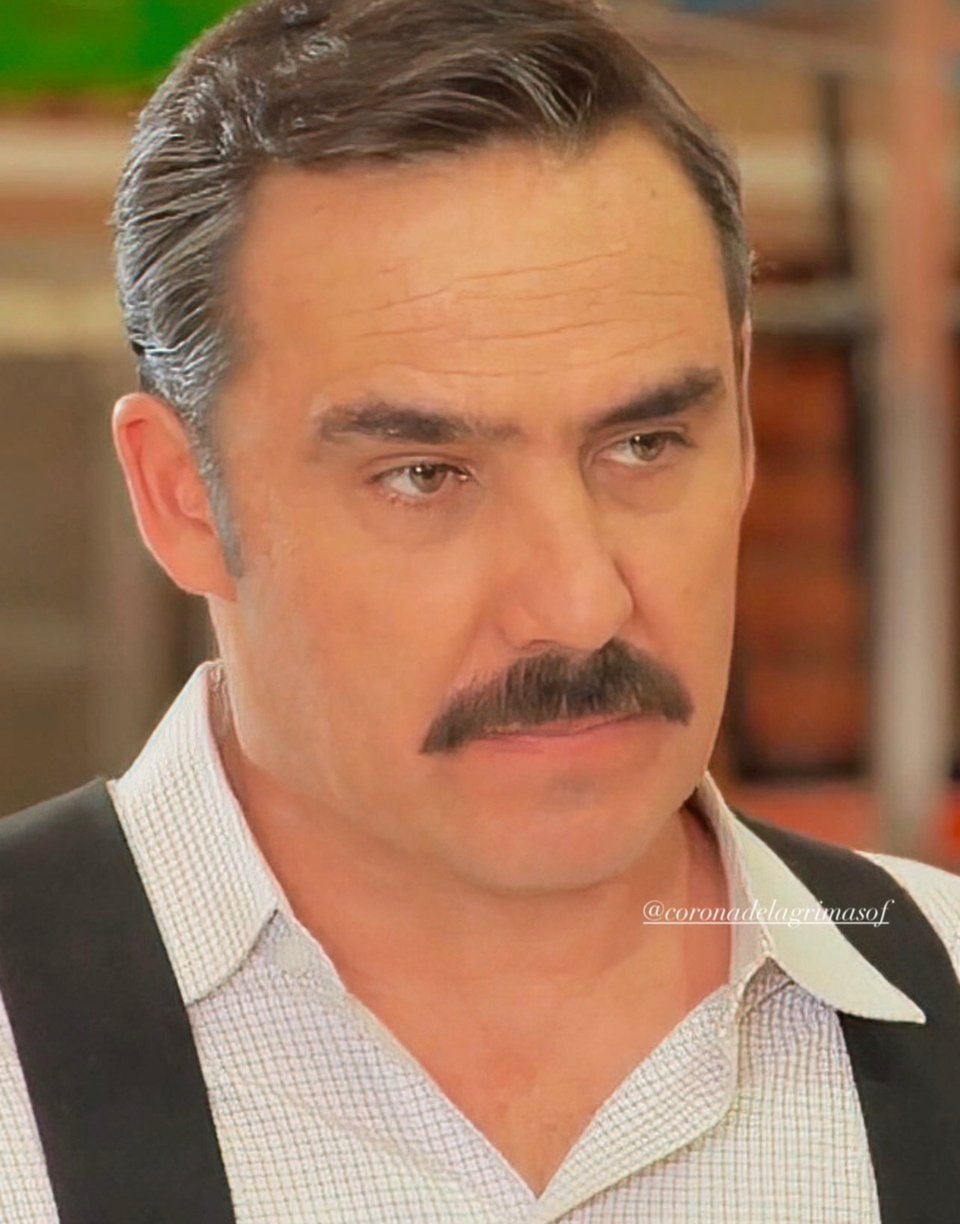 Alberto Casanova Corona de Lágrimas: Cuéntame acerca de este personaje, ¿cómo fue que llegó a ti?