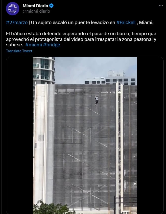 Hombre se sube a puente levadizo en Miami y causa pánico
