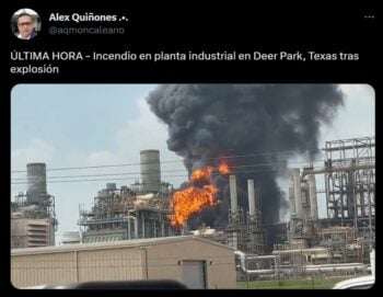 La refinería incendiada pertenece a Pemex