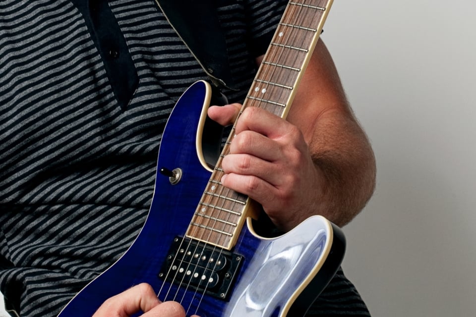 music, hobby, learning, man, MundoNOW