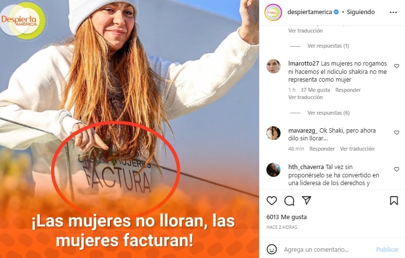 Shakira saluda a sus fans desde el balcón