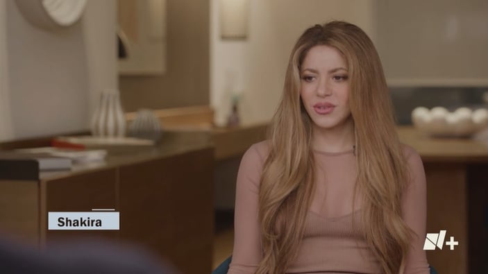 Shakira bruja balcón