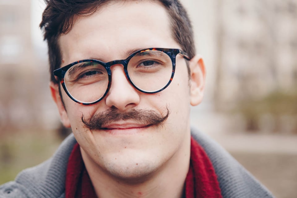 hombre joven, estilo, look, gafas, MundoNOW