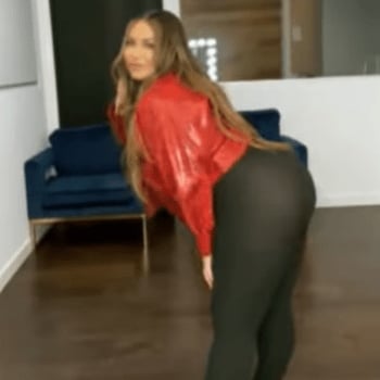 Chiquis Rivera dancing 