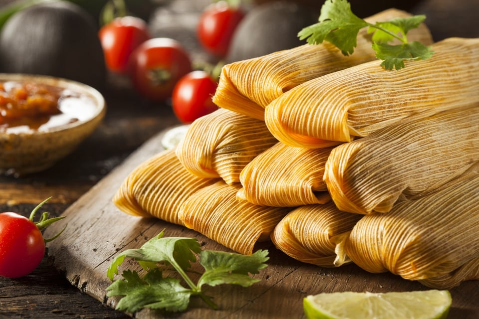 platillos mexicanos herencia hispana, tamales, masa, maíz, MundoNOW