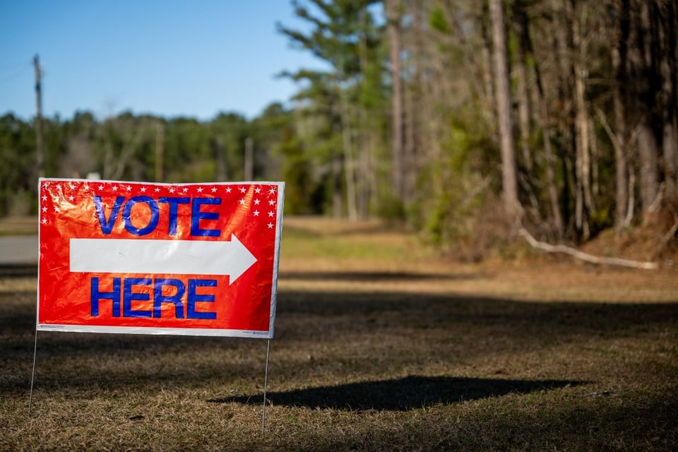 voting requirements, immigrants, elections,. MundoNOW