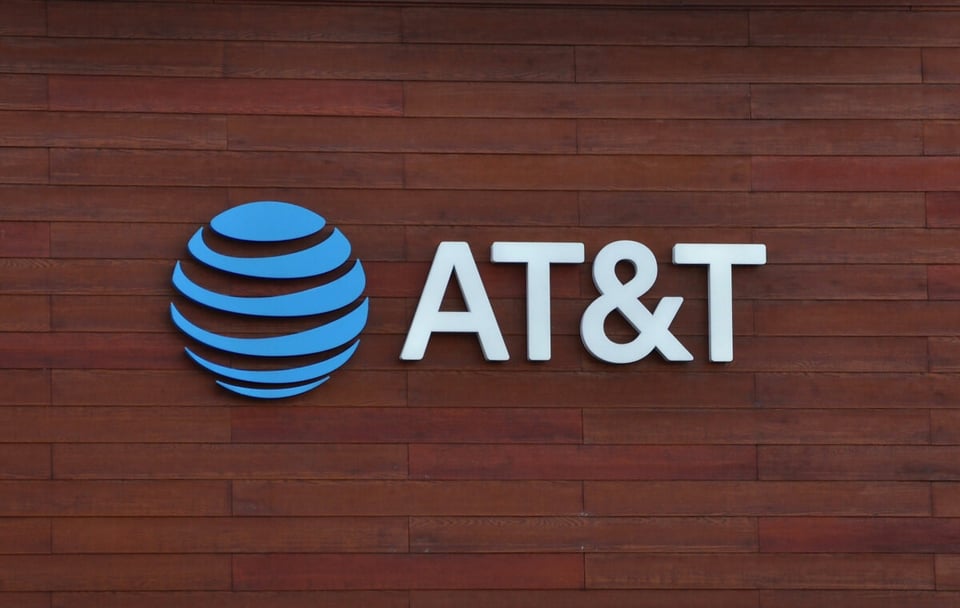 Clientes, AT&T, falta de línea, interrupción, mundonow