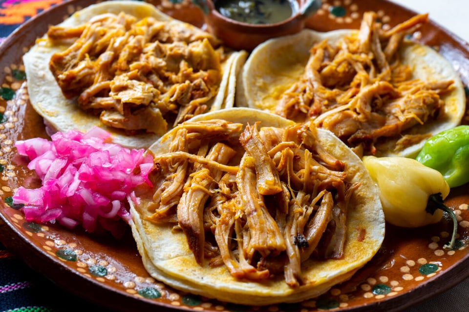 cochinilla pibil, cebolla morada, tacos de cochinita, Sabor, MundoNOW
