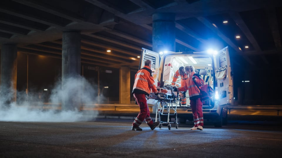 Ambulancia, paramédicos, emergencia, búsqueda, MundoNOW
