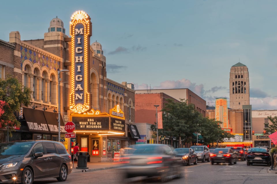Michigan, downtown, city, cars, MundoNOW