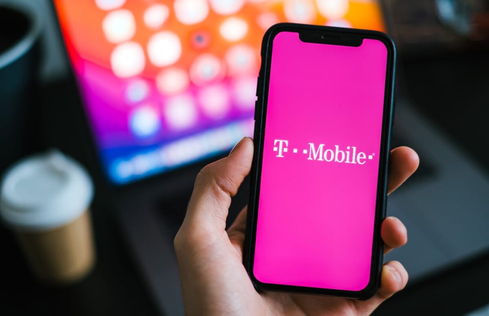 T-mobile, prepaid phone plans, benefits, data, lower prices, MundoNOW