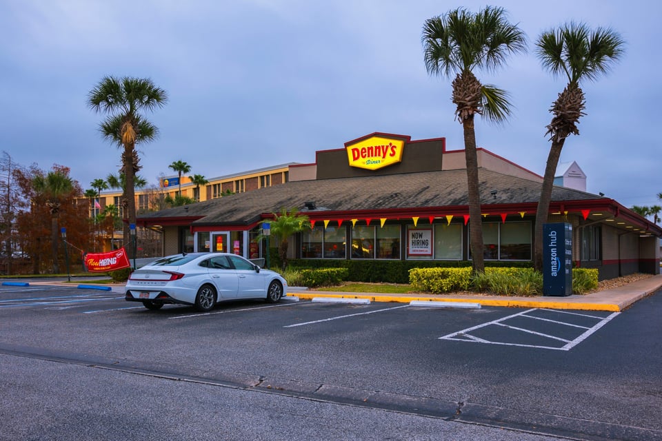 Bad news from Denny's, the famous restaurant closes emblematic branch