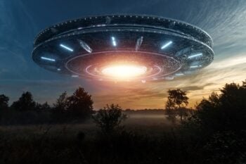 Mhoni Vidente anunció llegada de los aliens a EEUU