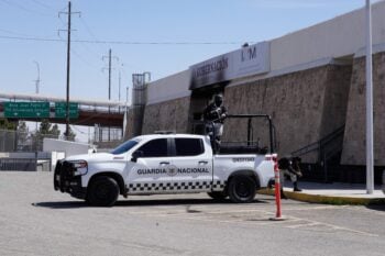RESCATAN A MIGRANTES 
