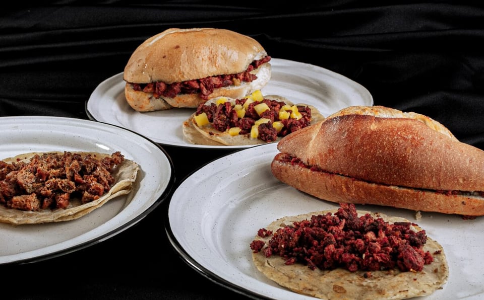 tacos al pastor, tortas de pastor, piña, carne de puerco, LatinBest