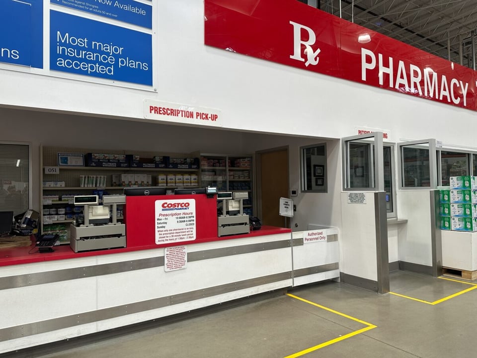 pharmacy, medicine, medical services, medical care, MundoNOW