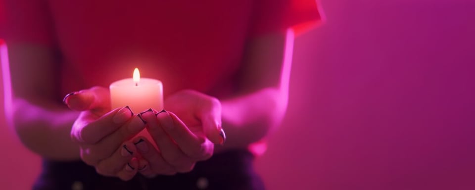 7 oraciones para pedir por amor, velas, rosa, petición, Dios