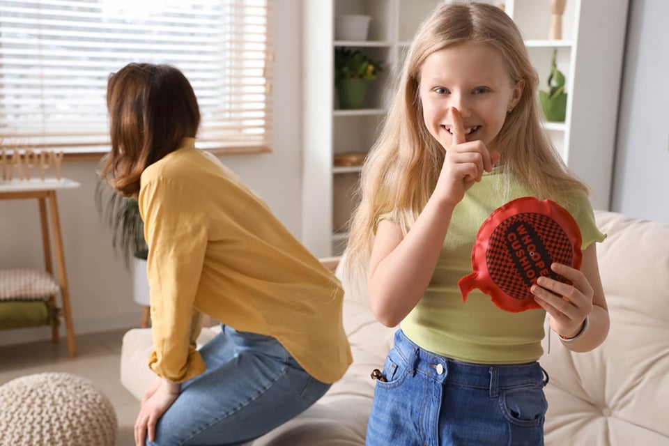 harmless, humor, whoopee cushion , children, MundoNOW