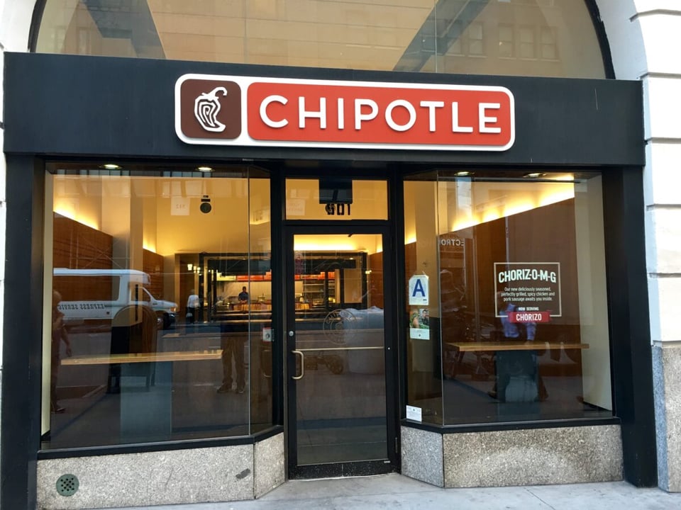 Chipotle restaurant, offers at Chipotle, discounts at Chipotle, free food at Chipotle, MundoNOW