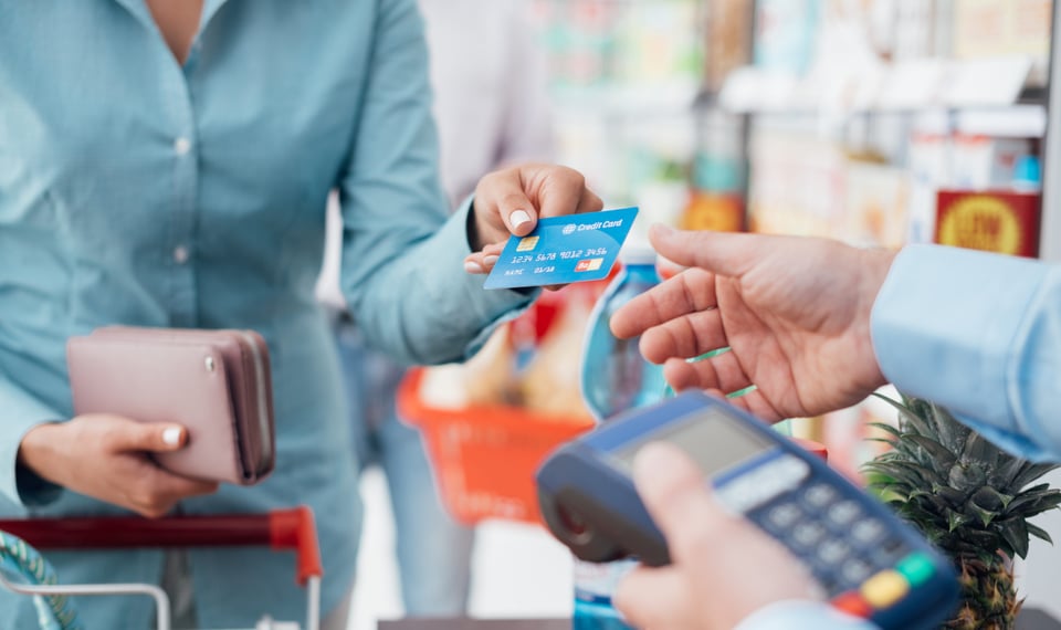 Ideas to save daily: Avoid credit cards Ideas to save daily: Avoid credit cards