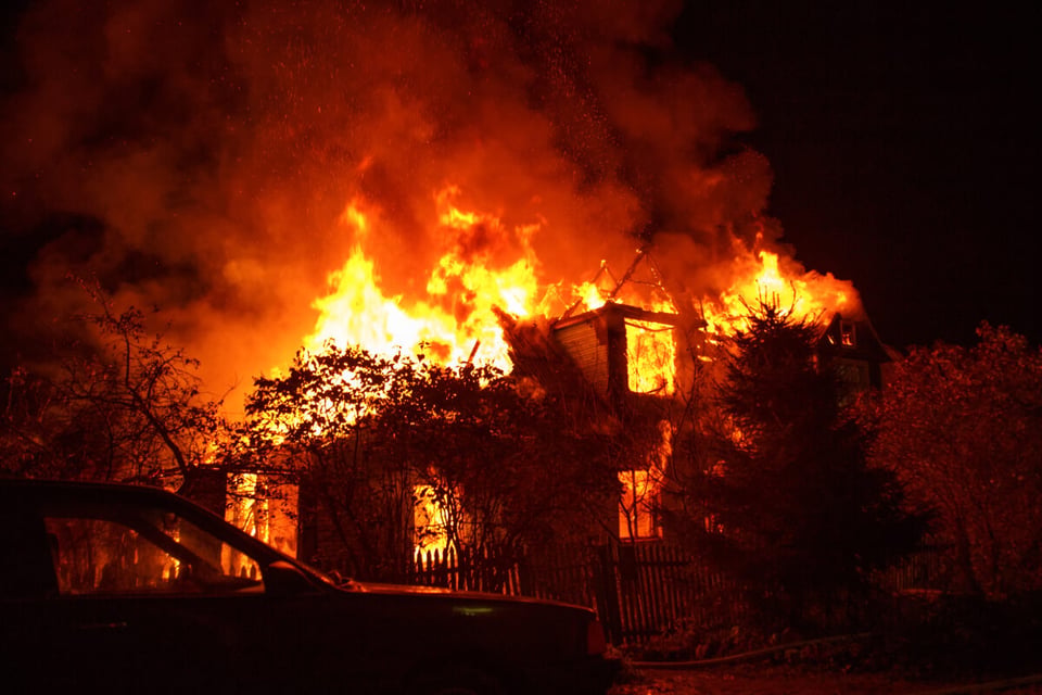 fire, no adults present, Bullhead City Police, accident, mundonow