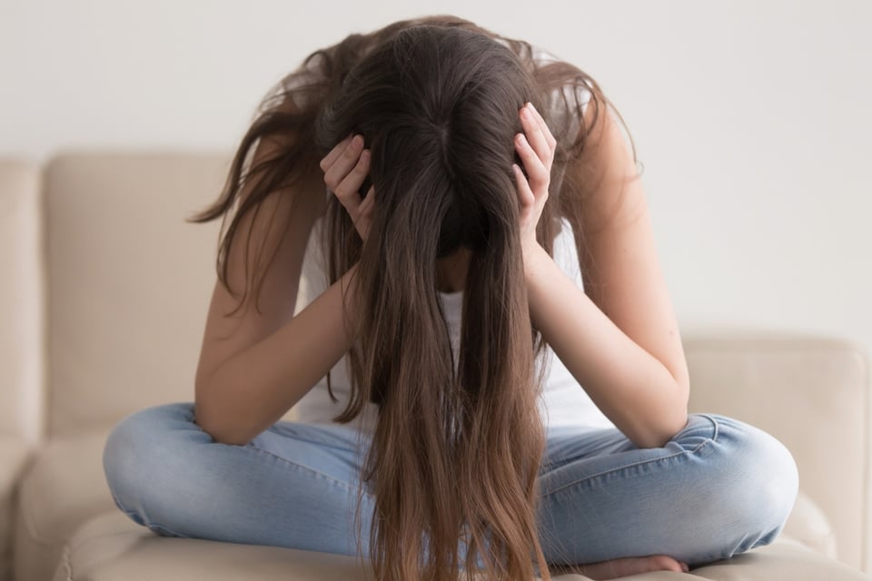 Mujer corta genitales novio: Quiso abusar de su hija