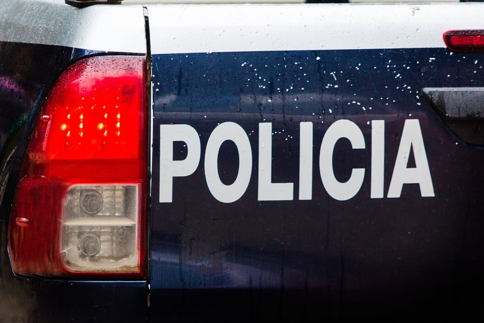 El oficial fue atacado durante su día libre en la madruga del viernes