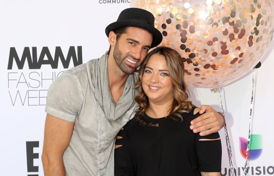 Adamari López, Couple, Posing happily, Hugging, Celebrity couple, MundoNow