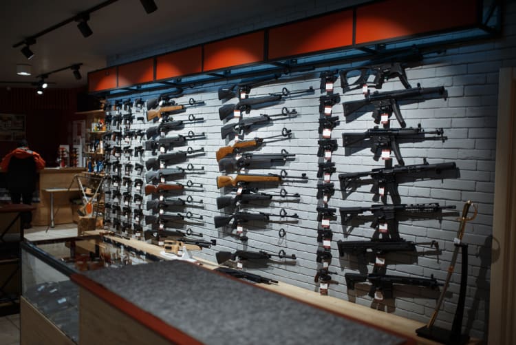 Walmart withdraws weapons protests